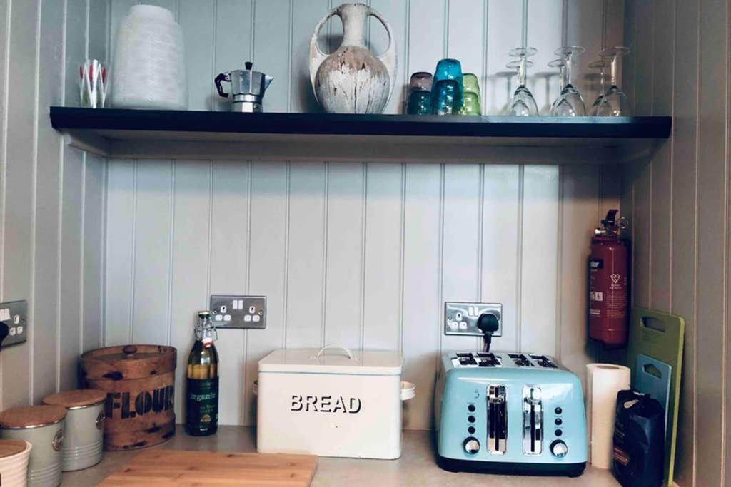 Seaside Escape - Gorgeous 2 Bed Apartment In St-Leonards-On-Sea Хейстингс Екстериор снимка