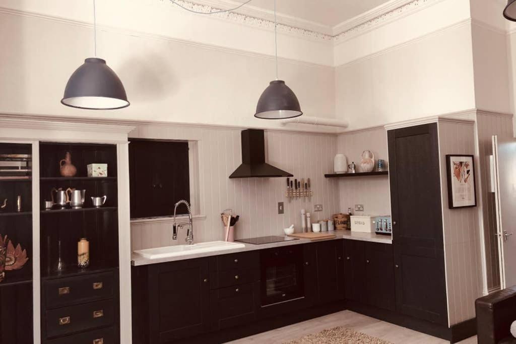 Seaside Escape - Gorgeous 2 Bed Apartment In St-Leonards-On-Sea Хейстингс Екстериор снимка
