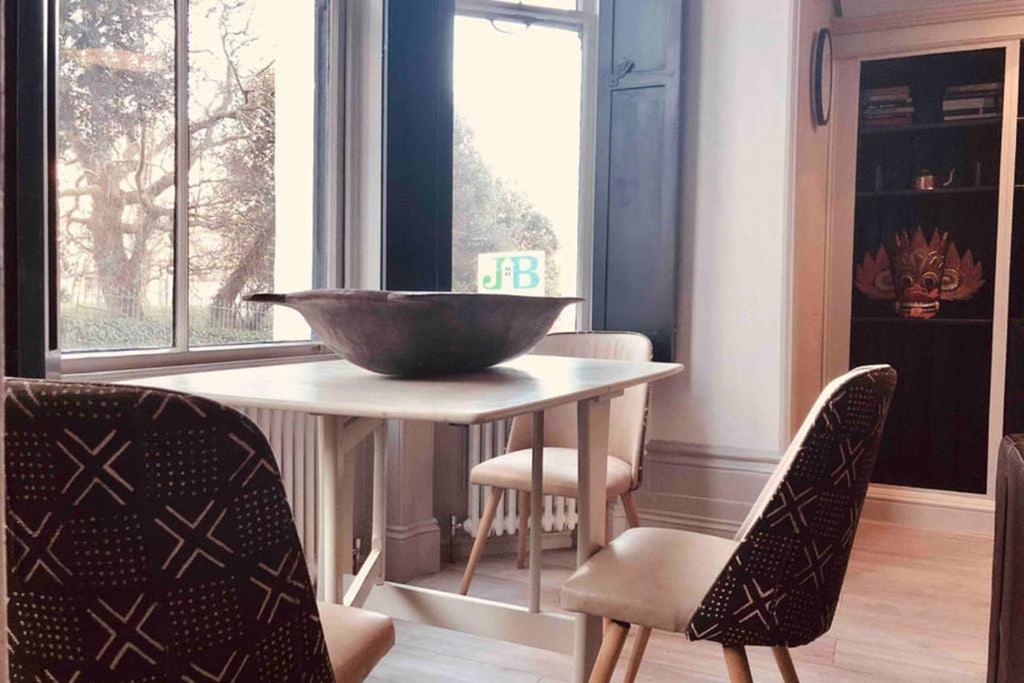 Seaside Escape - Gorgeous 2 Bed Apartment In St-Leonards-On-Sea Хейстингс Екстериор снимка